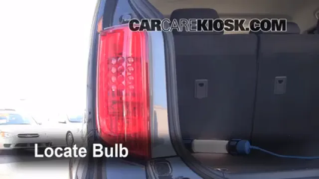2010 Scion xB 2.4L 4 Cyl. Éclairage Feu clignotant arrière (remplacer l'ampoule)